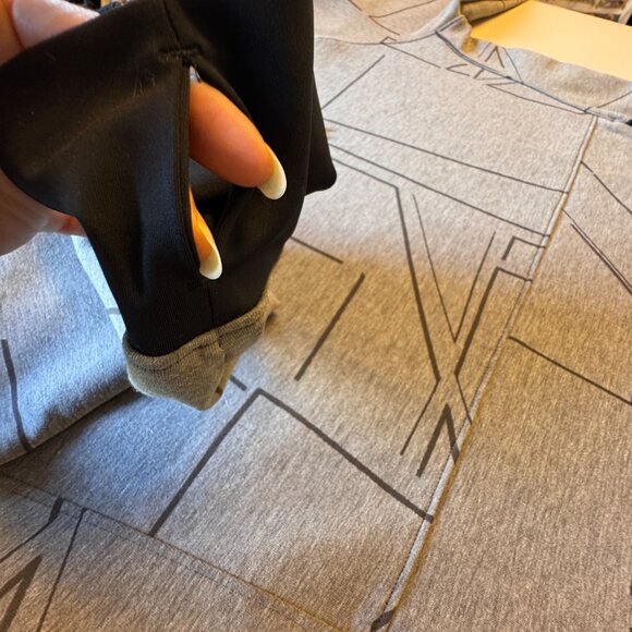 Under Armour Spacer Burnout Hoodie XL Gray Print Loose Fit Pockets Thumbholes - Picture 4 of 9